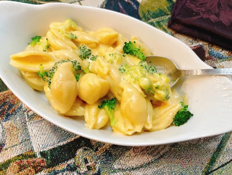 Broccoli Cheddar Mac and Cheese