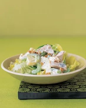 Chicken Salad With Apples and Walnuts 
