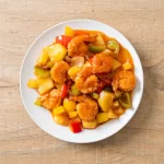 Stir-fry pineapple with prawns