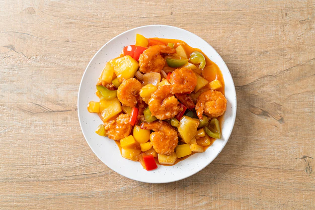 Stir-fry pineapple with prawns