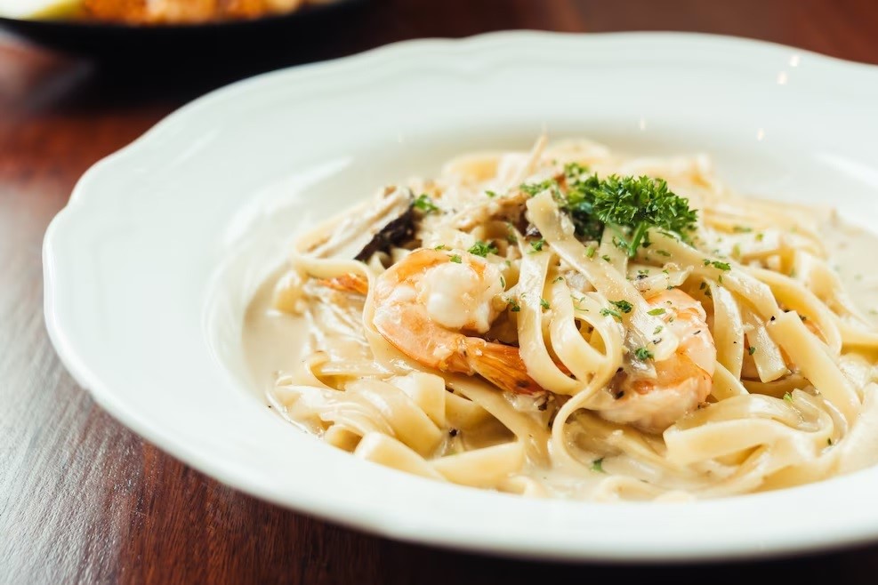Creamy Shrimp & Mushroom Pasta is extremely luxurious