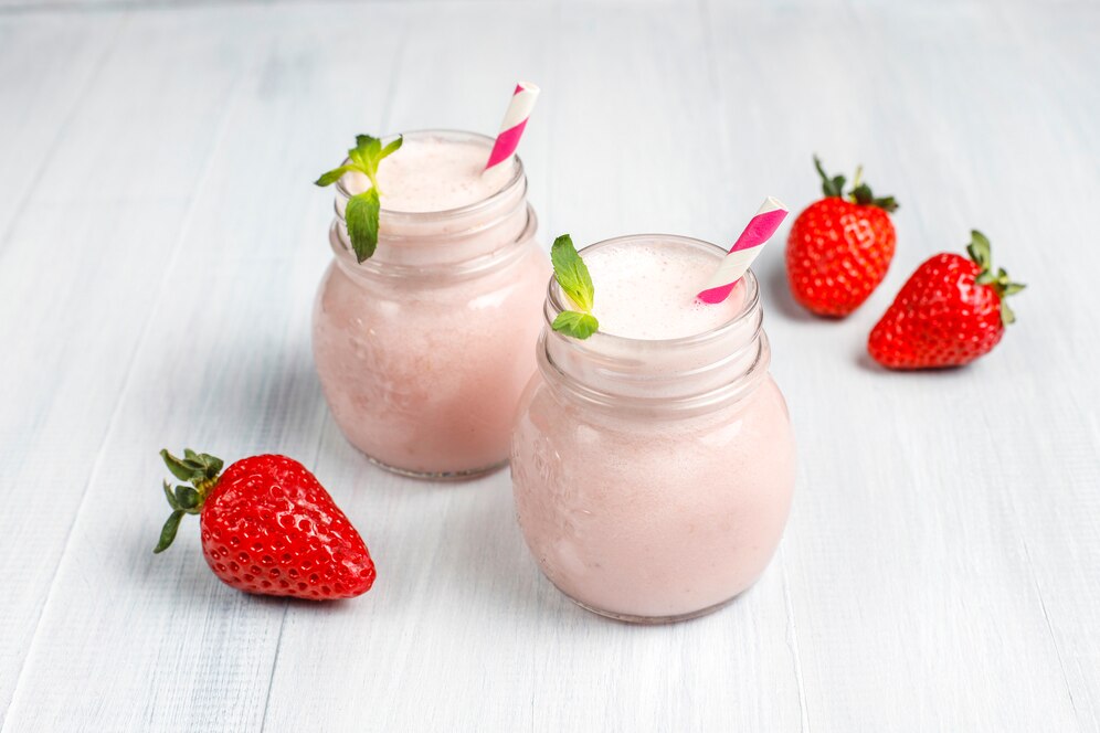 Strawberry Almond Oat Smoothie is a great breakfast
