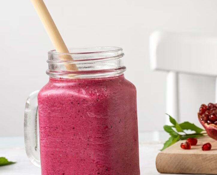 Pomegranate-Banana Smoothie